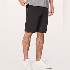 Lululemon Men’s Commission Short Relaxed Warpstream 11” SZ 34 Obsidian